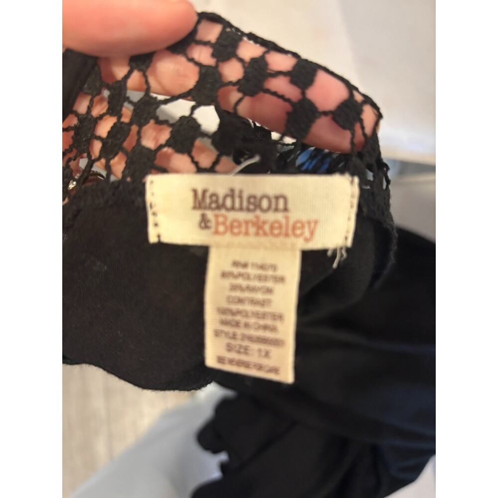 Y2K Black Top Womens Sz 1X Crochet Details Normcore Staple Timeless Everyday - Picture 4 of 4